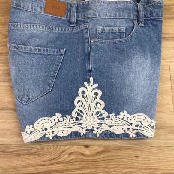 BDG Erin Hi Rise Shortie Jean Shorts 29 Lace Trim - Picture 3 of 8